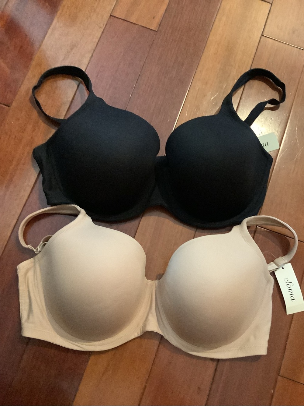 Soma Smooth Molded T-Shirt Bras Travelers Allura lined in Soft tan and black